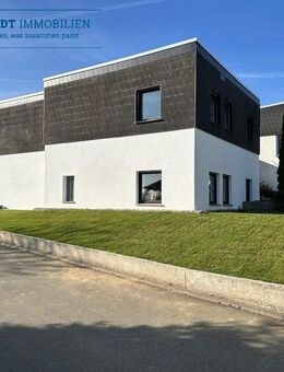 Moderne Doppelhaushälfte in schöner Wohnlage von Hünstetten-Wallrabenstein - Hünstetten