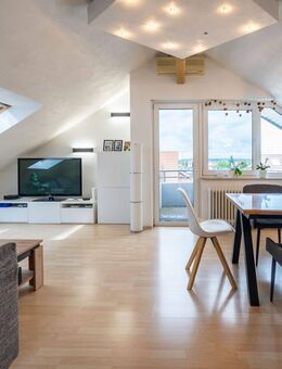 Attraktive Dachgeschosswohnung mit 2 Balkonen, modernem Komfort und ruhiger Lage - Mössingen