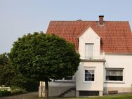 ZU VERKAUFEN: Freistehendes Einfamilienhaus auf einem großem Grundstück und einzigartigem Blick auf die Soester Börde - Möhnesee