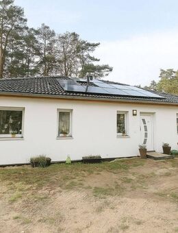 Moderner Bungalow mit großem Grundstück und ausgebautem Nebengelass - Bezugsfrei ab Frühjahr 2026 - Beelitz