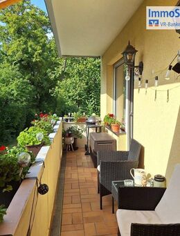 Renovierte 3-Zimmer Wohnung im Hochparterre mit Balkon und Einzelgarage - Fürth