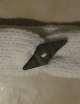 Stirnband, weiß, neu, 5,- + Schal, handgestrickt, schwarz meliert, neu, 5,- - München