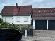 Freistehendes Einfamilienhaus Massivbauweise mit Keller und Doppelgarage in Herzogenaurach Lohhof - Herzogenaurach