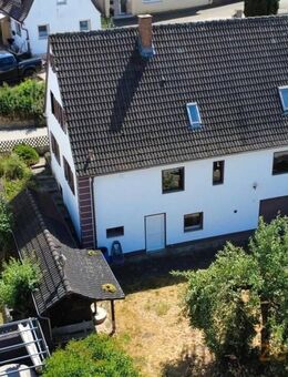 Zeitlos schön: Altbau-Charme trifft gepflegte Wohnqualität - EFH in Mitteleschenbach - Mitteleschenbach