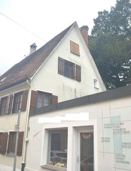 Wohn-und Geschäftshaus mit Hof, Garten und Stellplatz mitten in der Stadt - Nördlingen