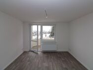 Nur wenige Stufen zum Glück - 3RW mit Balkon und Badewanne im Erdgeschoss - Freiberg