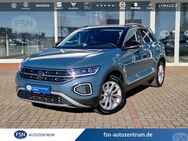 VW T-Roc, 1.5 TSI Style ParkLenk, Jahr 2024 - Teterow