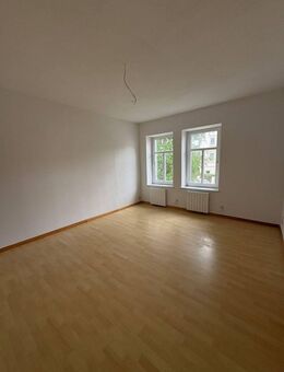 Gemütliche 1 - Zimmer Wohnung / Renoviert ! - Gera