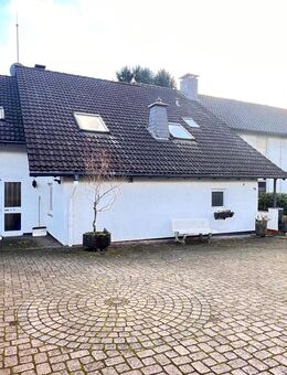 Schönes Einfamilienhaus mit gepflegtem, vermietetem Zweifamilienhaus - Solingen (Klingenstadt)