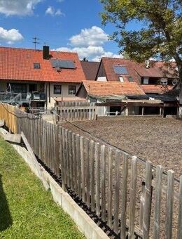 Ländliches Wohnen mit Pferden - großzügiges Anwesen in Hechingen (Teilort) - Hechingen