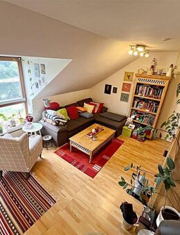 Gemütliche 3-Zi.-Wohnung mit Balkon und ausgebautem Spitzboden in Regensburg - Regensburg