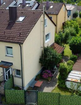 Viel Platz für die ganze Familie - Reihenendhaus mit 165 m² Wohnfläche und grünem Garten - Traunreut