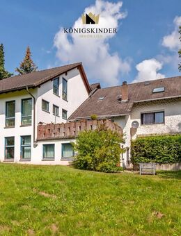 Wohnen, Arbeiten, Investieren - Wohn- & Geschäftsanwesen mit Entwicklungspotenzial in Halbhöhenlage - Schömberg (Regierungsbezirk Karlsruhe)