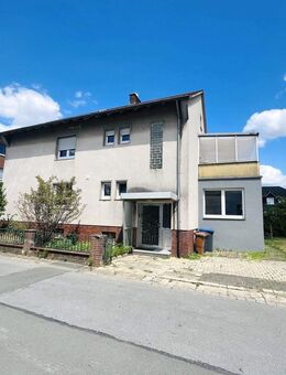 Zweifamilienhaus mit Ausbaupotenzial und optionalem Baugrundstück in ruhiger Lage - Lippstadt