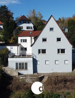 Sanierungsbedürftiges Dreifamilienhaus am Fuße der Gänsheide - Stuttgart