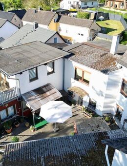 Zweifamilienhaus mit schöner Aussicht in Ennerich - Runkel