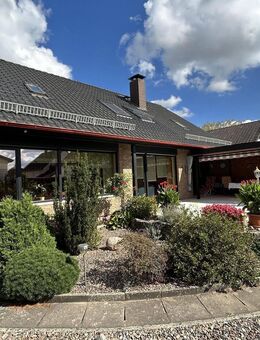 Gepflegtes Einfamilienhaus mit Ausbaureserve in ruhiger Hinterbebauung - Lemgo