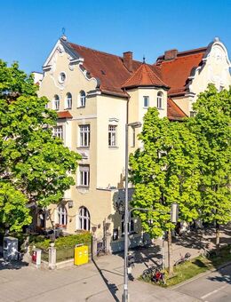 Imposantes Altbau-Juwel von 1904 mit 6 Wohnungen und Gastronomie in Gerner Toplage - München