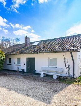Attraktiver Bungalow mit Pool in ruhiger Wohnlage in Wutöschingen-Degernau - Wutöschingen