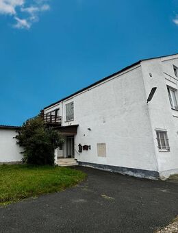 Gewerbeeinheit und Wohnungen - Vielseitiges Anwesen mit Ausbaupotenzial in Top-Lage / Wildenheid - Neustadt (Coburg)