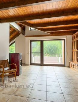 Großzügige Maisonette-Wohnung mit traumhafter Aussicht, zwei Balkonen und einer Loggia in Merklingen - Weil der Stadt