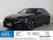 BMW i5, M60 xDr M Sport Pro B&W, Jahr 2023 - Paderborn