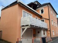 6-Zi-DHH oder Ferienhaus mit 2 Kaminen, Balkon, Dachterrasse, Studio & Garage im ruhigen Ortskern - Konnersreuth