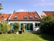 Frankfurt-Süd, modernes Architektenhaus mit großem Garten, Garage, EBK und Sauna. - Dietzenbach