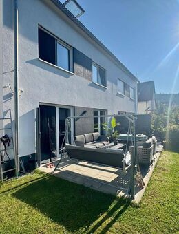 Modernes Einfamilienhaus mit 5 Zimmern, Terrasse, Carport und Ankleideraum in Aichtal - Aichtal