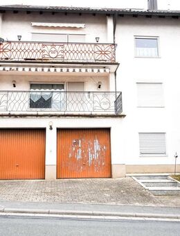 IMMONATION! Dreifamilienhaus mit Gewerbeeinheit in Stegaurach - Stegaurach