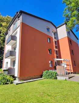 Traumhafte 2-Zi.-Wohnung mit Balkon und Garage im ruhigen Hamburg-Rönneburg - Hamburg