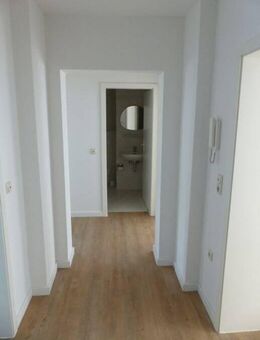 Praktisch kleine 3-Raum-EG-Wohnung mit großem Balkon und Glasfaseranschluss - Chemnitz