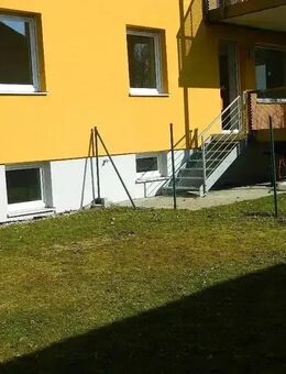 Geräumige und wunderschöne EG -Wohnung mit Garten und Terrasse - Bad Abbach