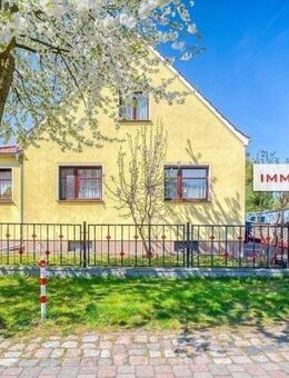 IMMOBERLIN.DE - Sehr gepflegtes Einfamilienhaus & Nebengebäude für Gewerbe in angenehmer Lage - Fredersdorf-Vogelsdorf