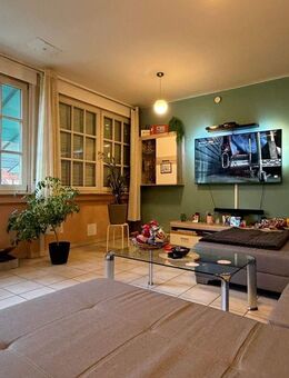 Zentrale Große 3-Zimmer Terrassen Wohnung mit Kamin & Außenstellplatz - Bondorf