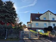 Ruhige Doppelhaushälfte mit großräumigen Grundstück - Borsdorf