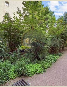 Bezugsfreie und charmante Eigentumswohnung in Friedrichshain: 2,5 Zimmer, Einbauküche und Keller - Berlin