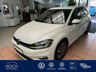 VW Golf, 1.0 TSI VII Appconnect, Jahr 2017 - Gladenbach