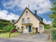 Modernisiertes Ein- Zweifamilienhaus mit hübschem und ebenerdigem Garten in direkter Stadtlage - Altenkirchen (Westerwald)