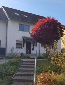 Raumwunder - Attraktives Reihenhaus mit kleinem Garten in Schmölln-Putzkau - Schmölln-Putzkau