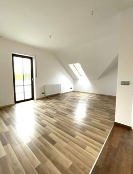 4,5 ZIMMERWOHNUNG - TOP/NEU renoviert, 2 Bäder, Weitblick und BESTE Lage - Feldkirchen (Regierungsbezirk Niederbayern)