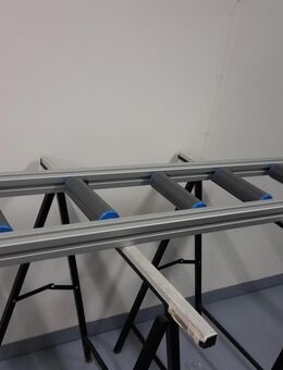 Rollenband, Material-Rollenband, Messbahn, Längenmesssystem-Möglichkeit, Sägetisch-Rollenband, Kurvenrollenbahnen, Ablaufrutschen, Verteilerrutschen, Sortierweichen - Weinstadt