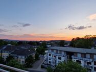 Sonnendurchflutete 3-Zimmer-DG-Wohnung mit Balkon, traumhafter Blick über Iserlohn, zentrumsnah - Iserlohn