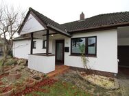 Wohnhaus mit kleinem Gästeapartment auf einem schönen Grundstück, Garage und Carport - Westoverledingen