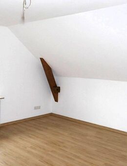 Großzügige, neuwertig sanierte 3 ZKB + 25m² Nutzfl. + Stellplatz, im 2. OG eines alten Bauernhauses - Witten