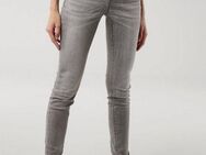 KangaROOS 5-Pocket-Jeans SUPER SKINNY HIGH RISE knöchellang, mit Used-Optik, hohe Leibhöhe