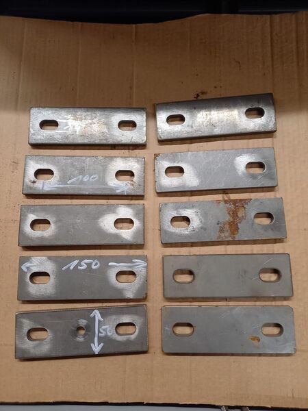 10 Flacheisen mit Langlöcher - Büdingen