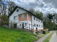 Zweifamilienhaus mit verwunschenem Garten freut sich auf neue Besitzer - Balve