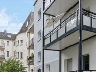 top sanierte Wohnung mit großem Balkon in modernisiertem Haus - Köln
