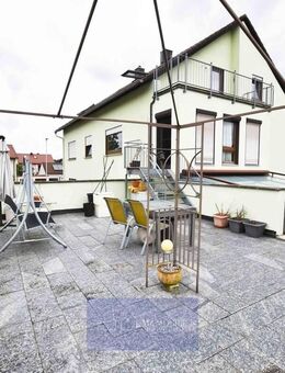 2 WOHNUNGEN ODER GROSSE 8 ZI- MAISONETTE TERRASSEN-WOHNUNG - GARTEN - DOPPELGARAGE - Adelsdorf